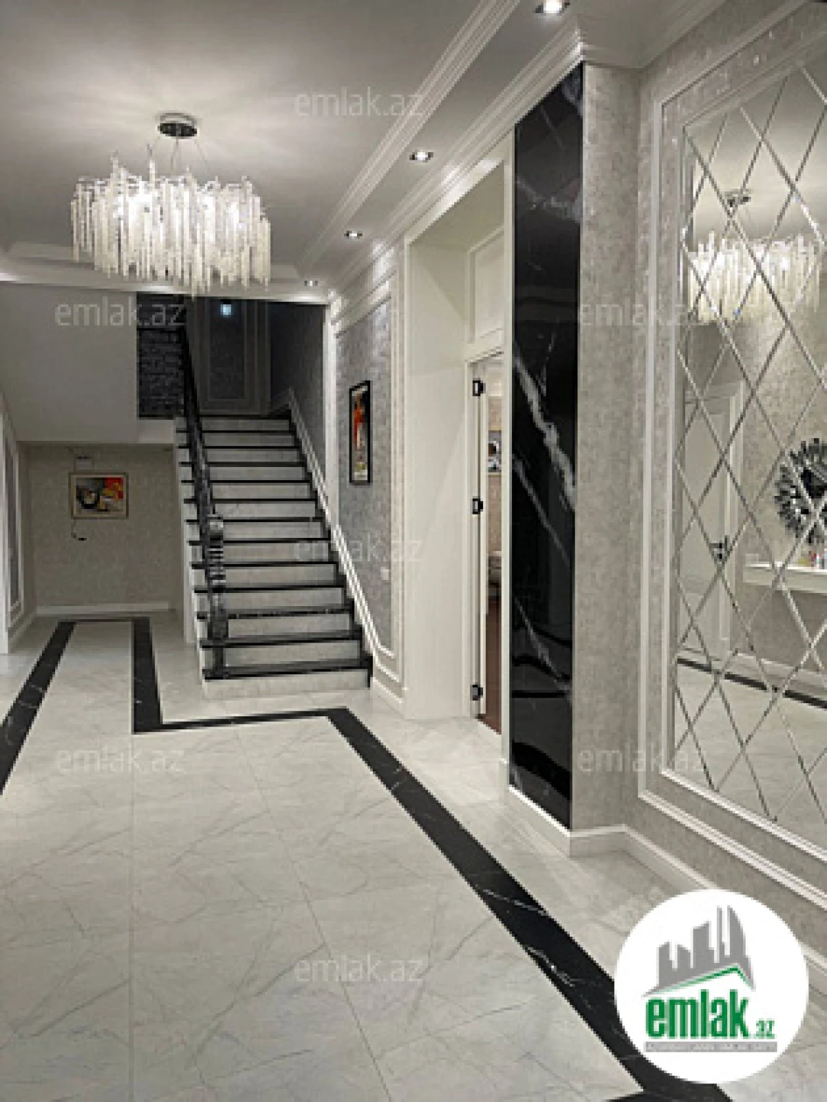 Satılır 7 otaqlı həyət evi 430 m²