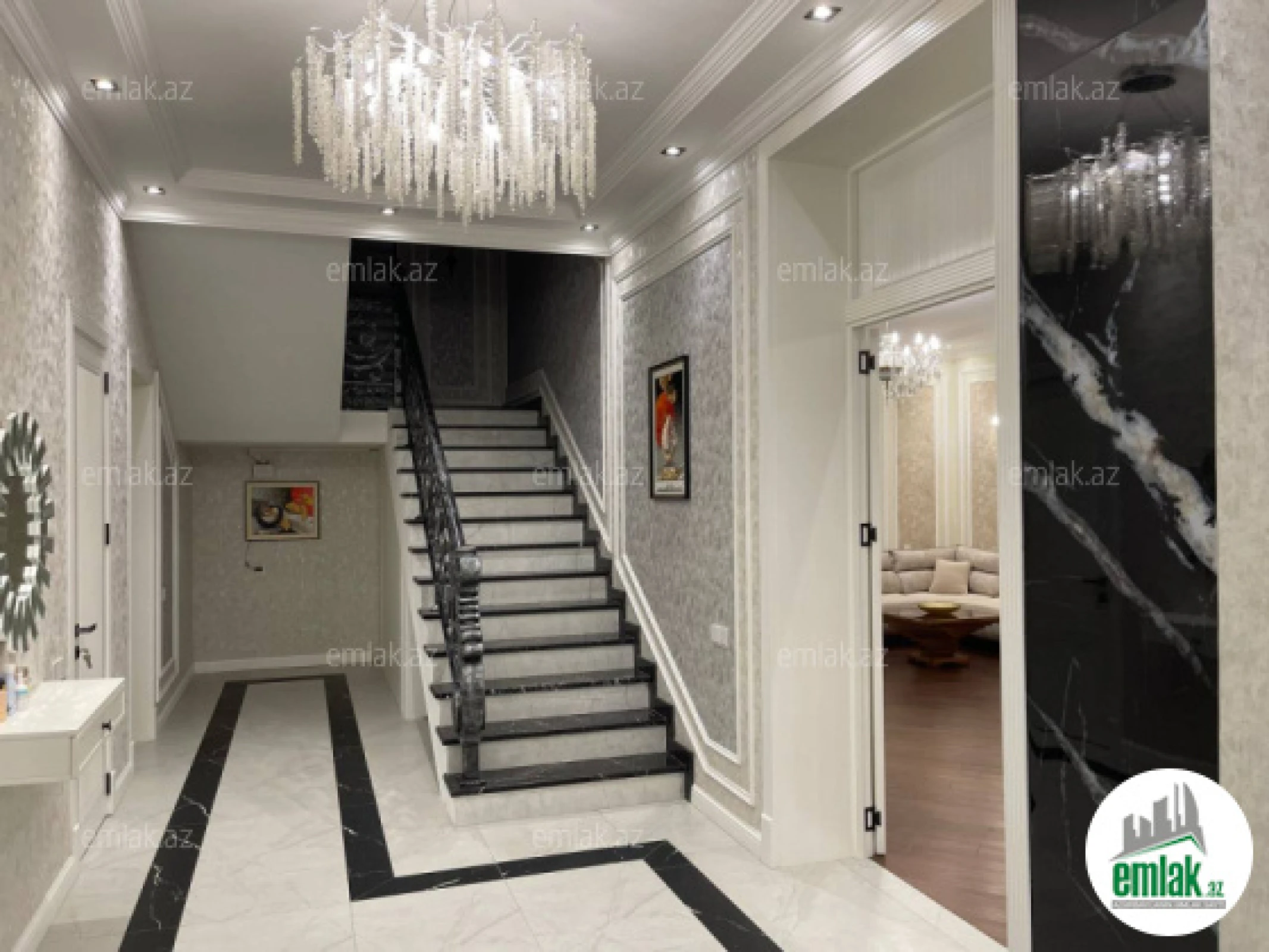 Satılır 7 otaqlı həyət evi 430 m²