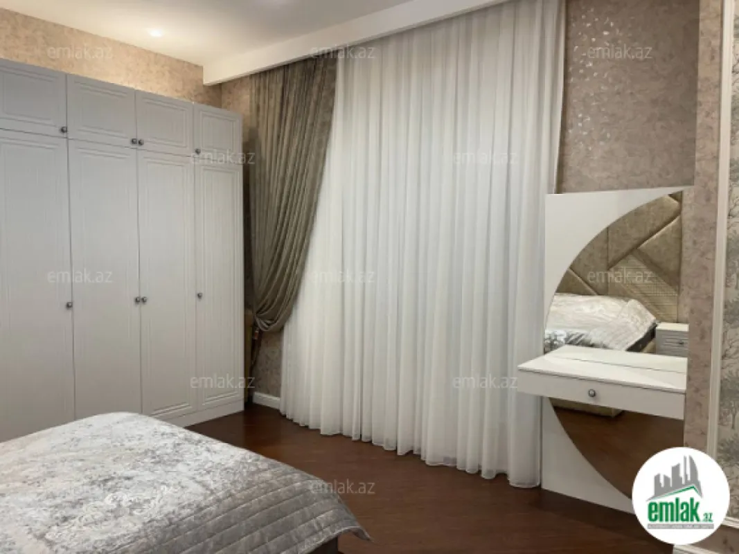 Satılır 7 otaqlı həyət evi 430 m²