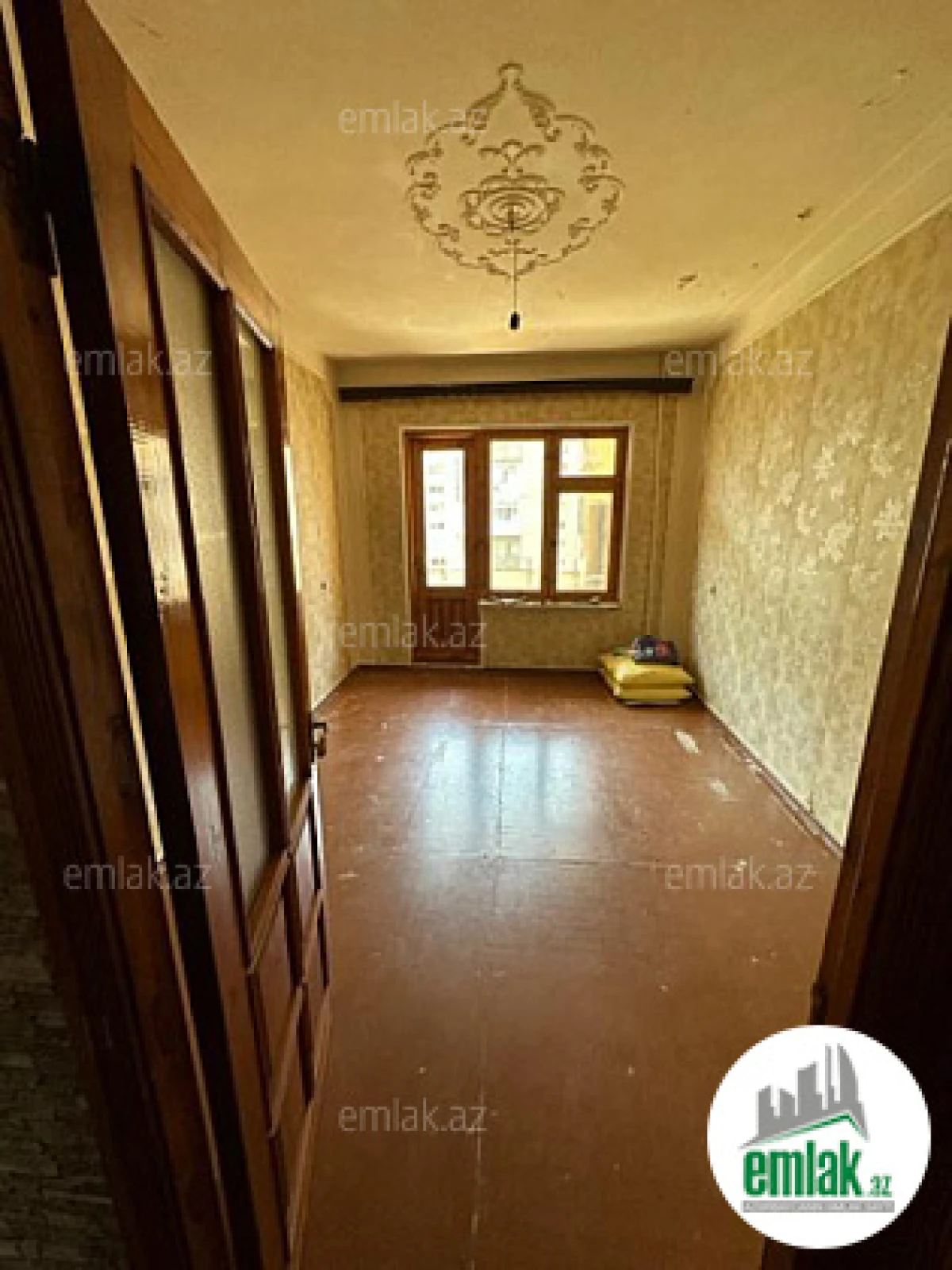Satılır 3 otaqlı köhnə tikili 80 m²