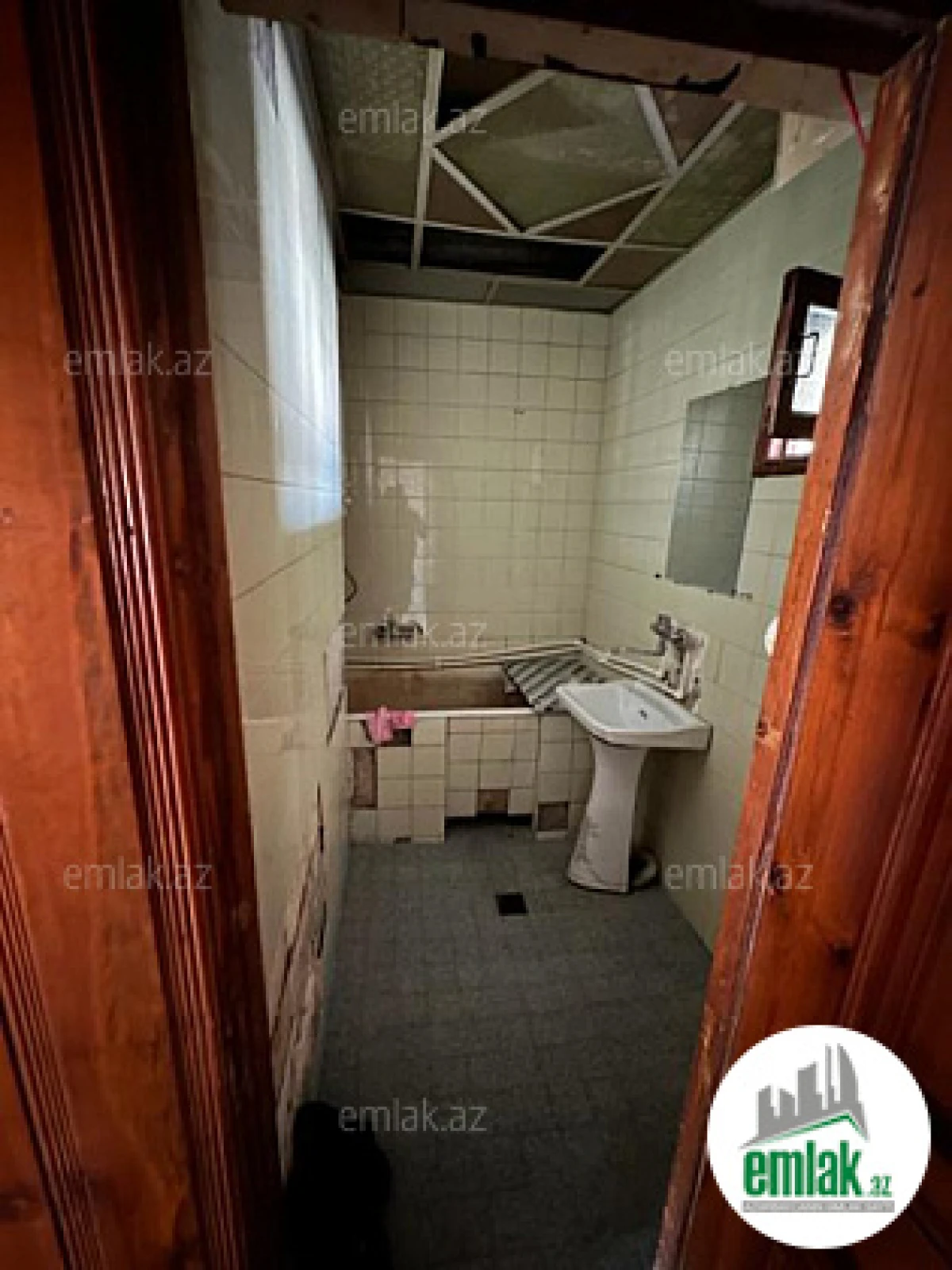 Satılır 3 otaqlı köhnə tikili 80 m²