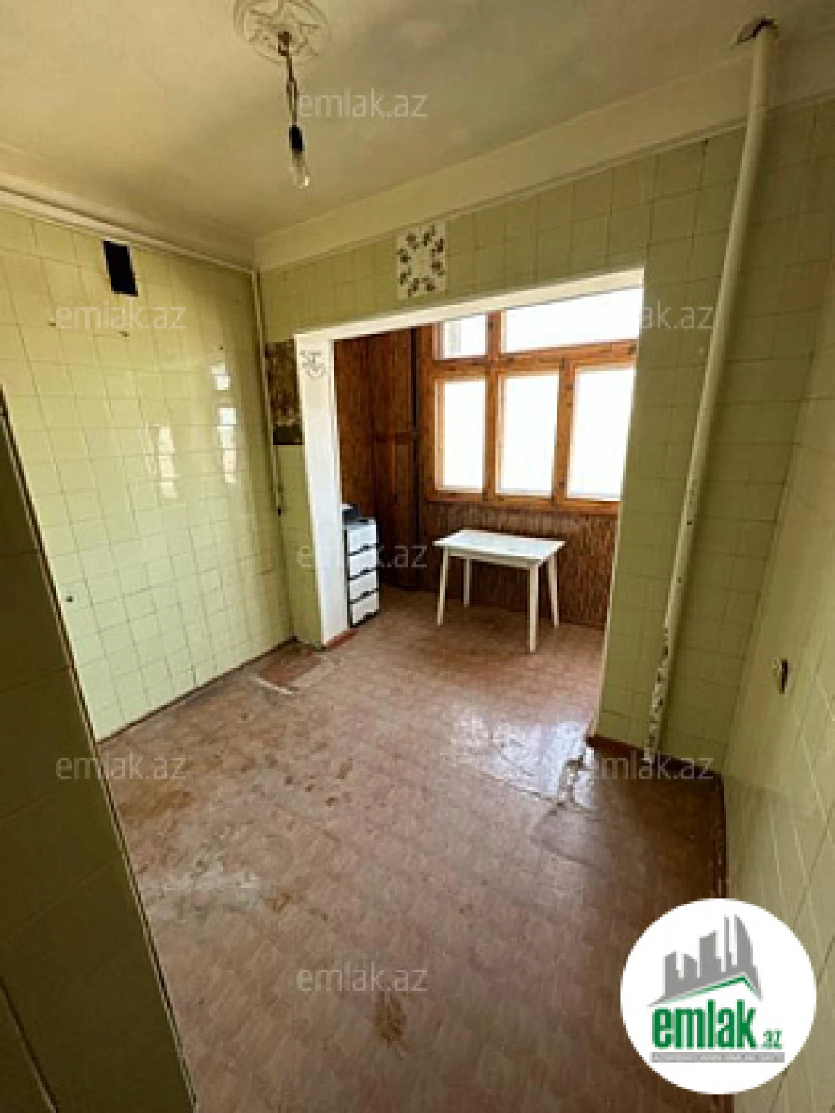 Satılır 3 otaqlı köhnə tikili 80 m²