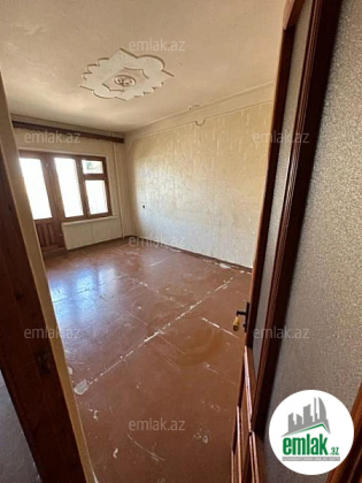 Satılır 3 otaqlı köhnə tikili 80 m²