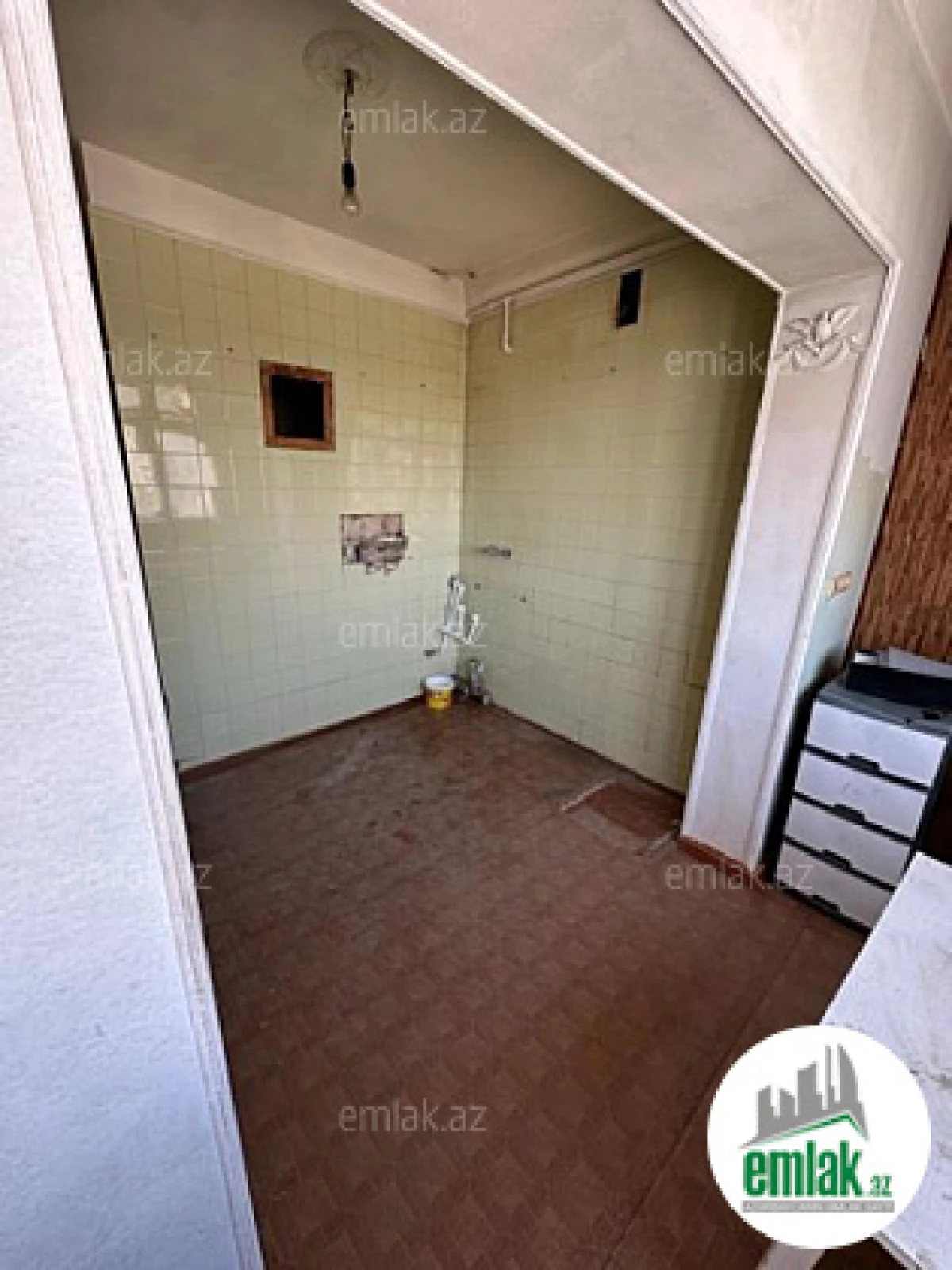 Satılır 3 otaqlı köhnə tikili 80 m²