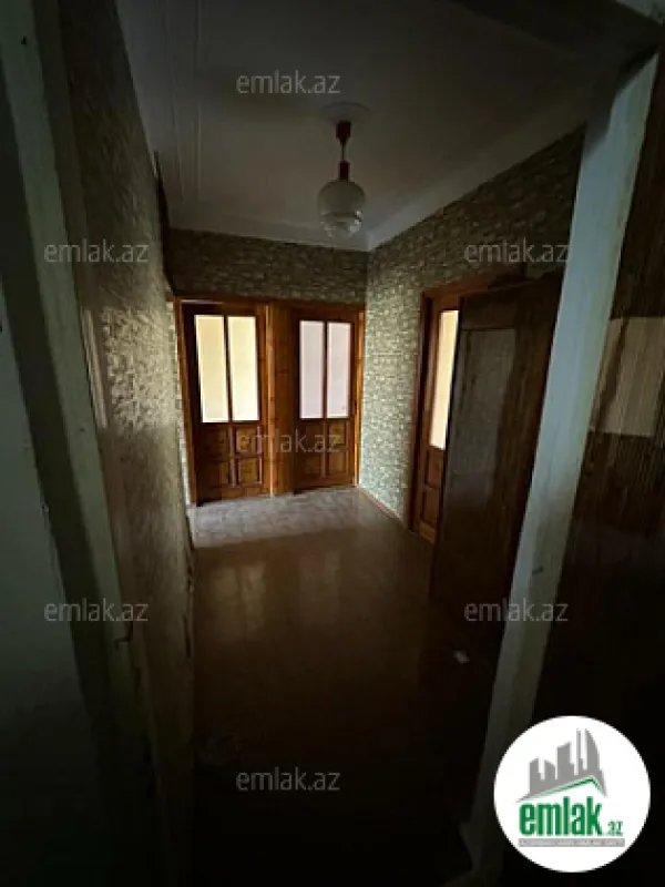Satılır 3 otaqlı köhnə tikili 80 m²
