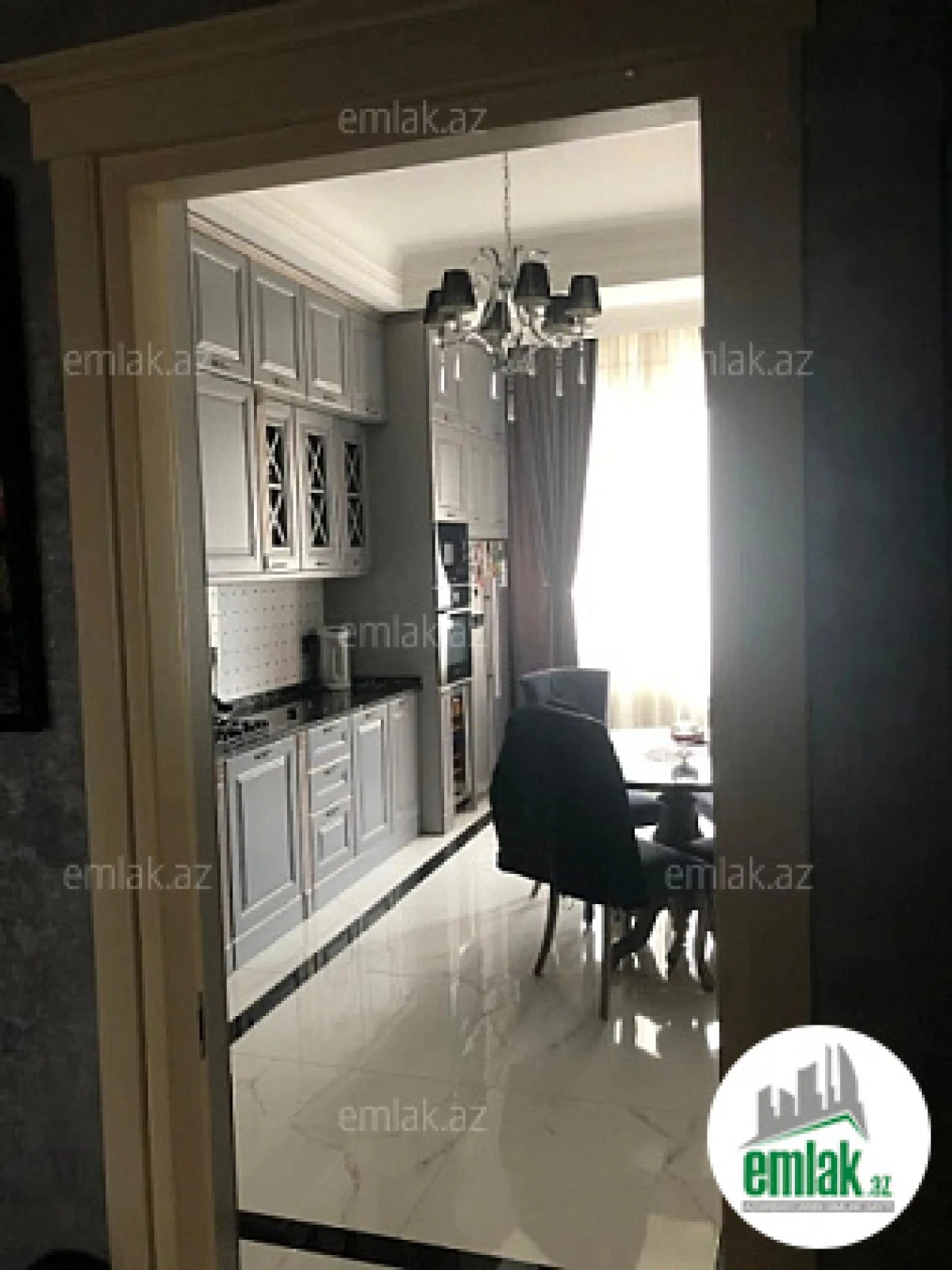 Satılır 4 otaqlı yeni tikili 160 m²