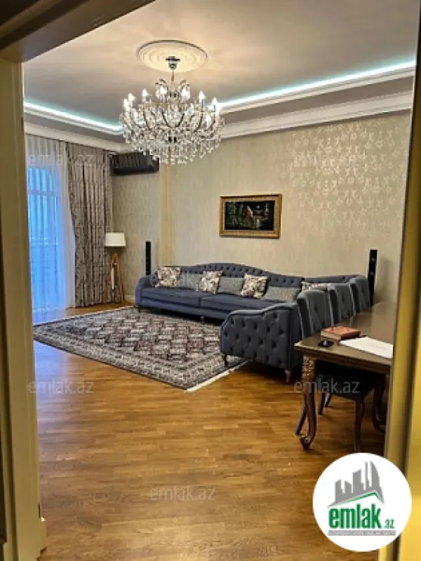 Satılır 4 otaqlı yeni tikili 160 m²