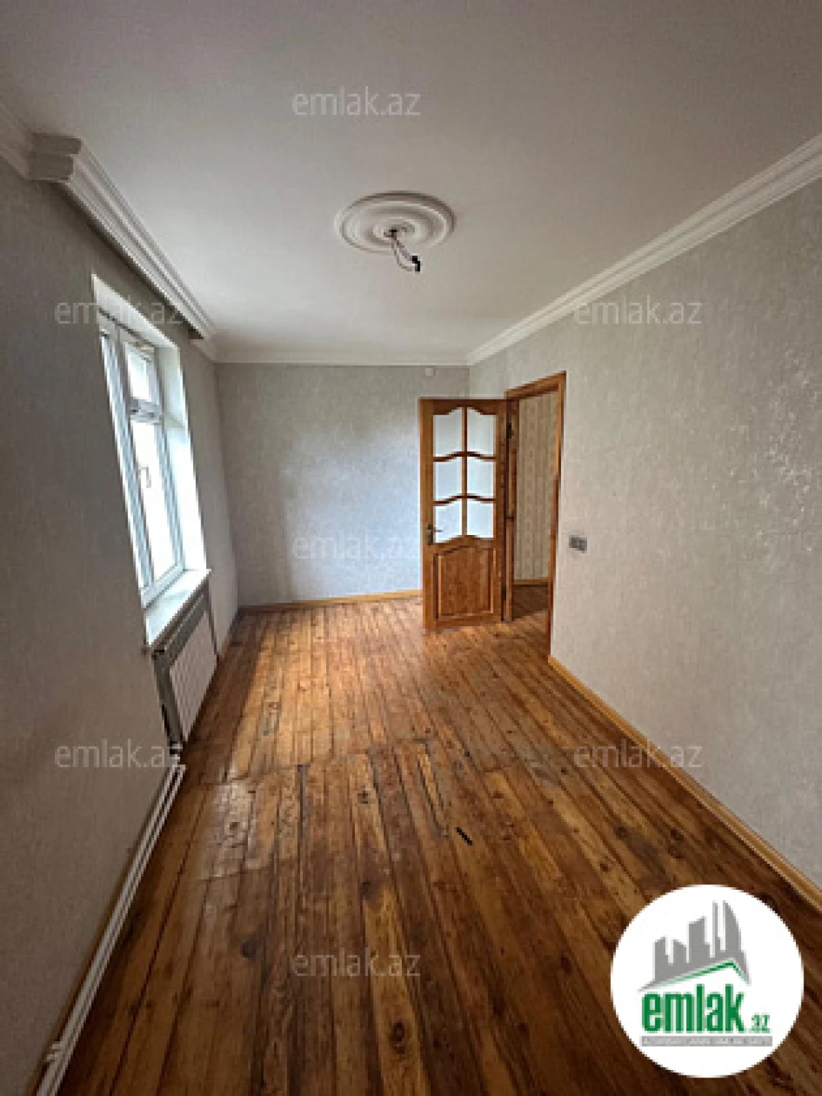 Satılır 2 otaqlı köhnə tikili 70 m²