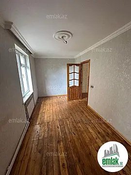 Satılır 2 otaqlı köhnə tikili 70 m²