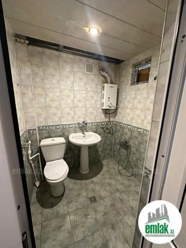 Satılır 2 otaqlı köhnə tikili 70 m²