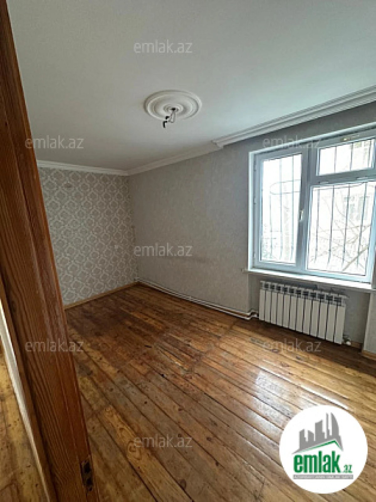 Satılır 2 otaqlı köhnə tikili 70 m²