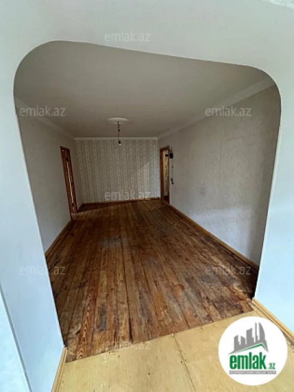 Satılır 2 otaqlı köhnə tikili 70 m²