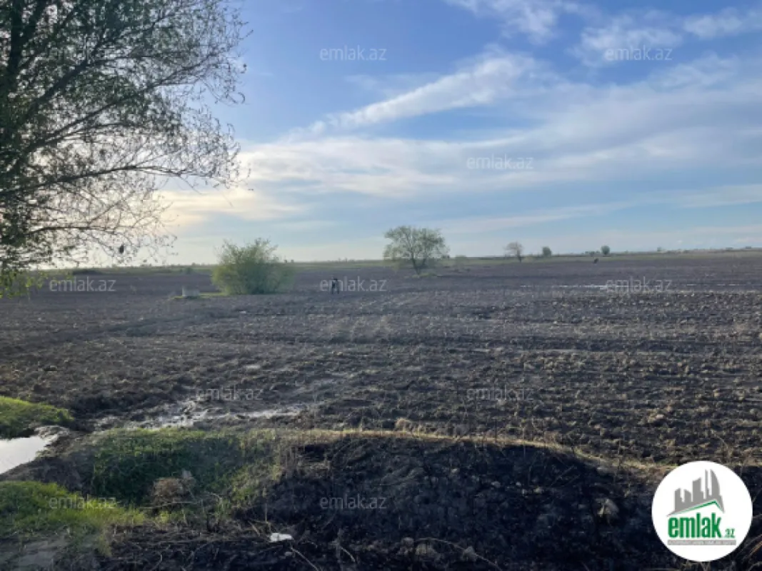 Satılır torpaq sahəsi 15000 m²