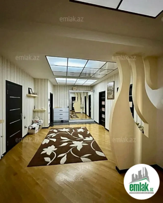 Satılır 4 otaqlı yeni tikili 160 m²