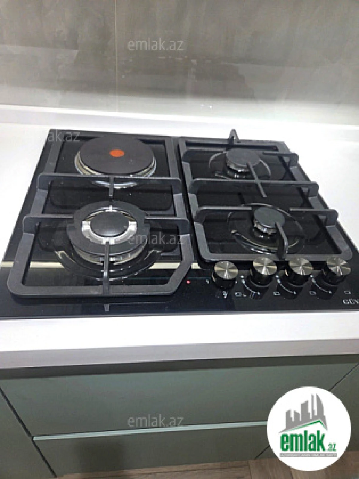 Satılır 3 otaqlı yeni tikili 85 m²