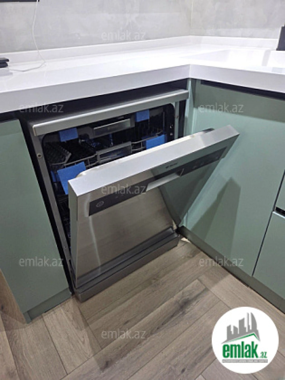 Satılır 3 otaqlı yeni tikili 85 m²