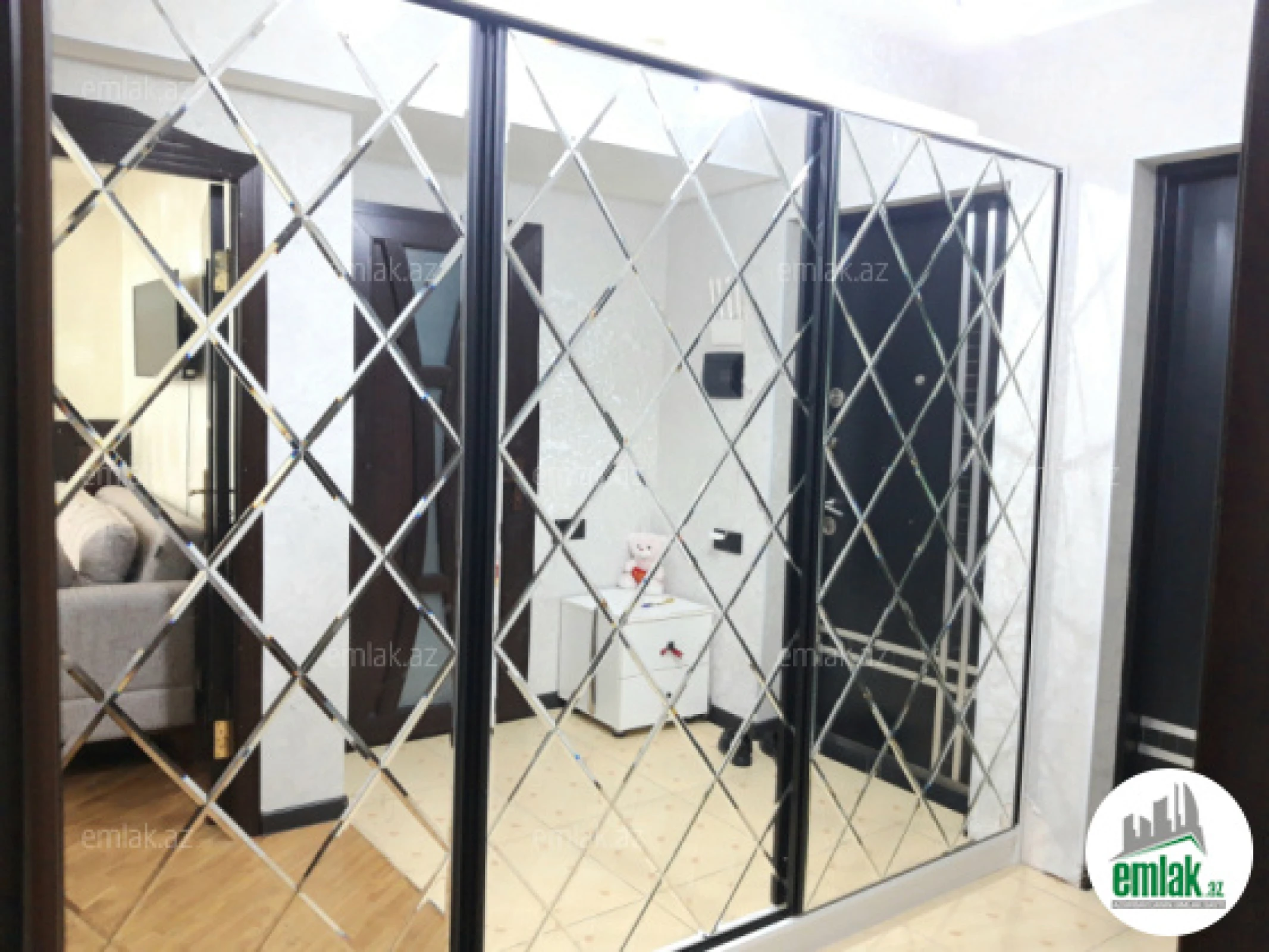 Satılır 2 otaqlı yeni tikili 60 m²