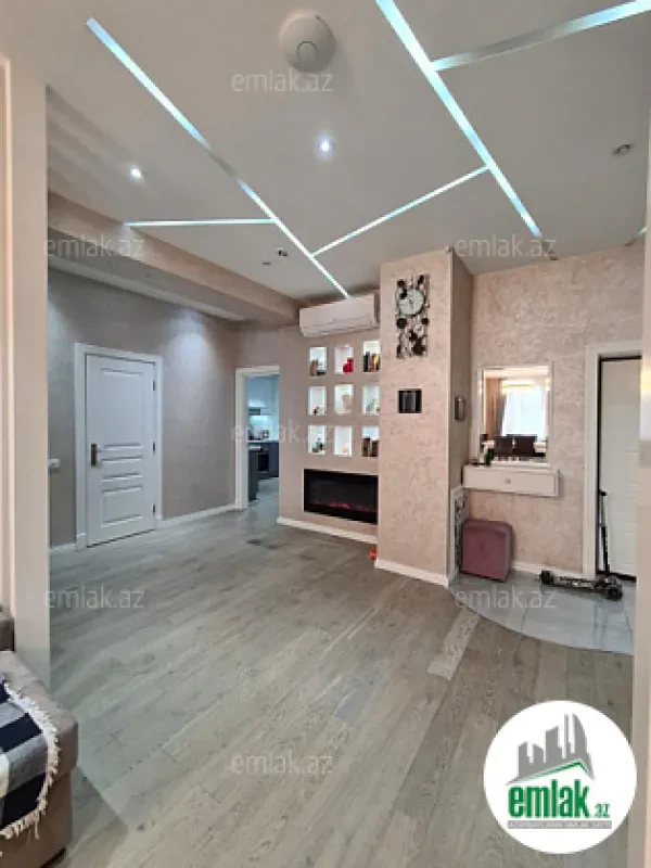 Satılır 3 otaqlı yeni tikili 125 m²