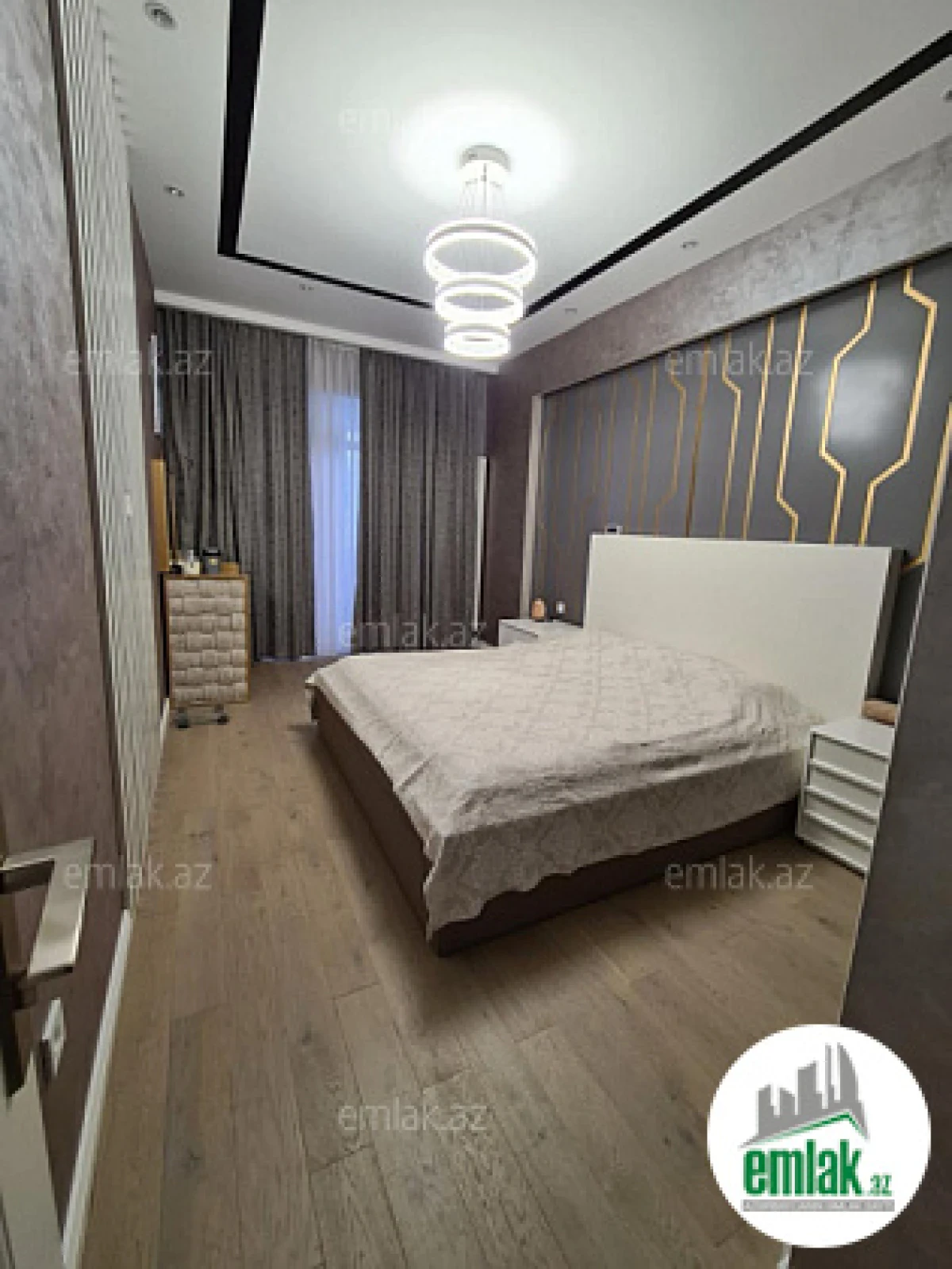 Satılır 3 otaqlı yeni tikili 125 m²