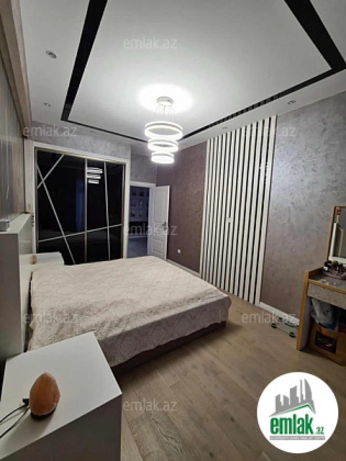 Satılır 3 otaqlı yeni tikili 125 m²
