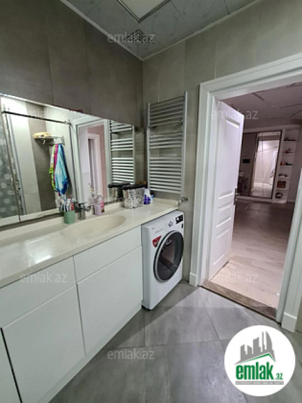 Satılır 3 otaqlı yeni tikili 125 m²