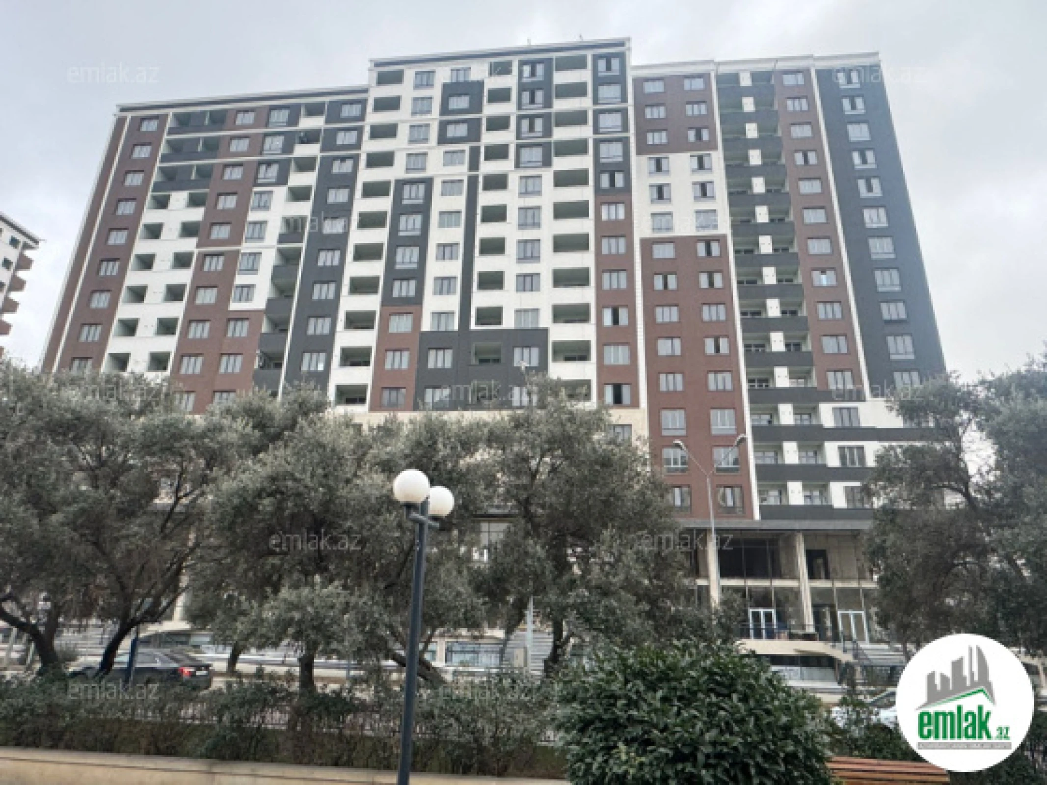 Satılır 3 otaqlı yeni tikili 100 m²