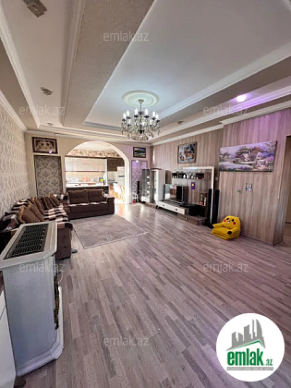 Satılır 7 otaqlı həyət evi 200 m²