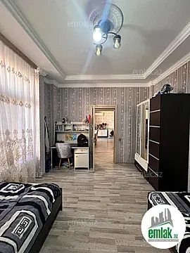 Satılır 7 otaqlı həyət evi 200 m²