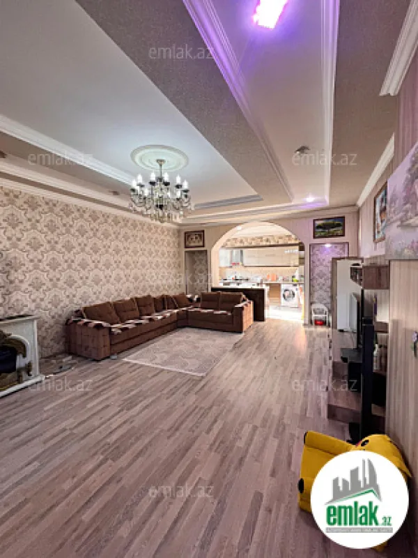 Satılır 7 otaqlı həyət evi 200 m²