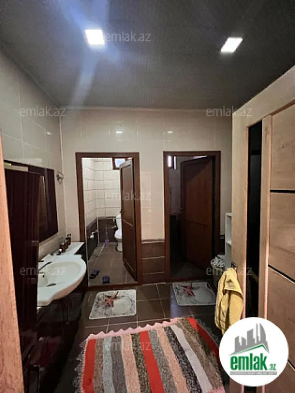 Satılır 7 otaqlı həyət evi 200 m²