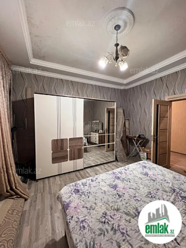 Satılır 7 otaqlı həyət evi 200 m²