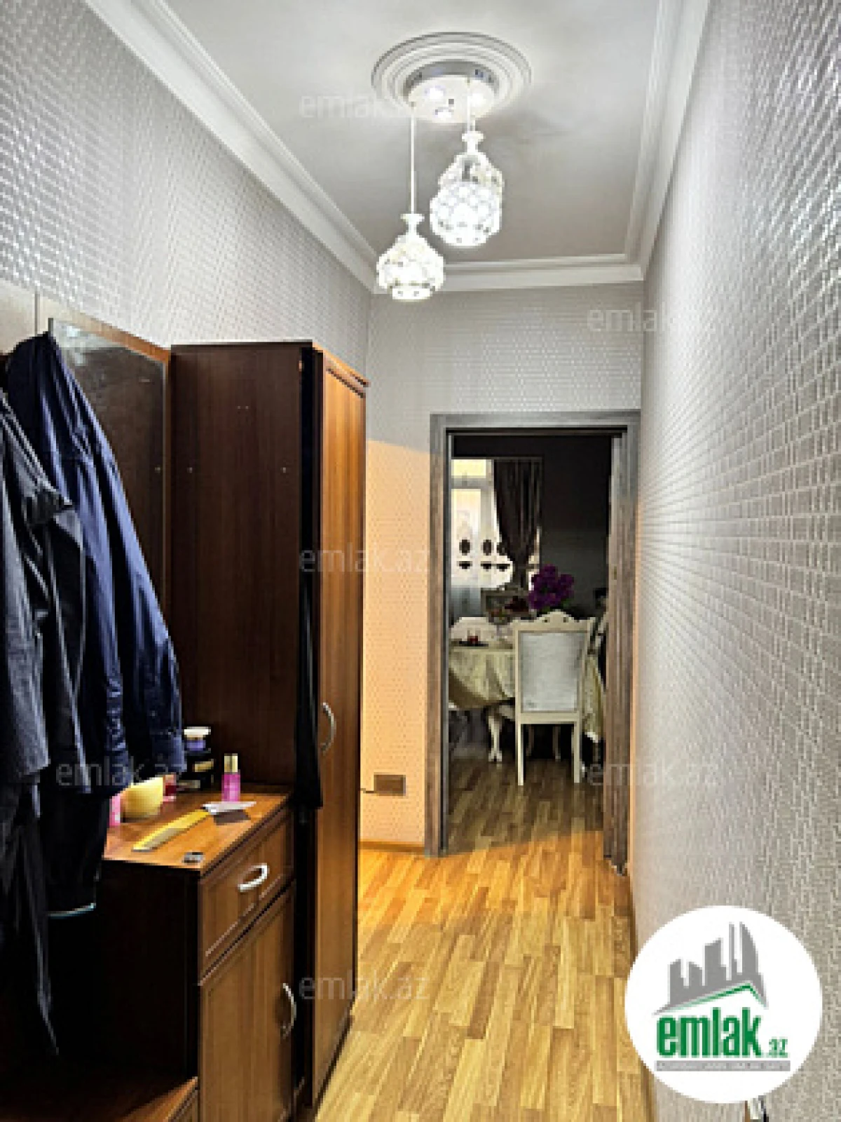 Satılır 2 otaqlı köhnə tikili 60 m²
