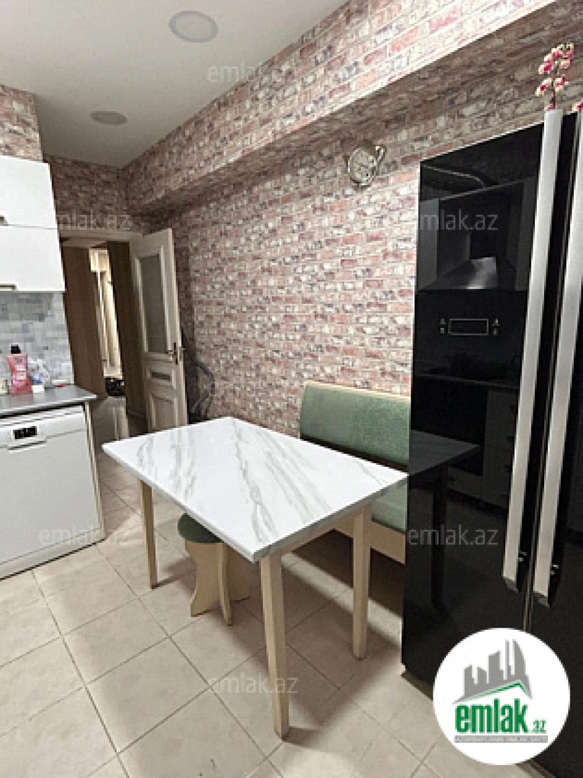 Satılır 3 otaqlı yeni tikili 120 m²