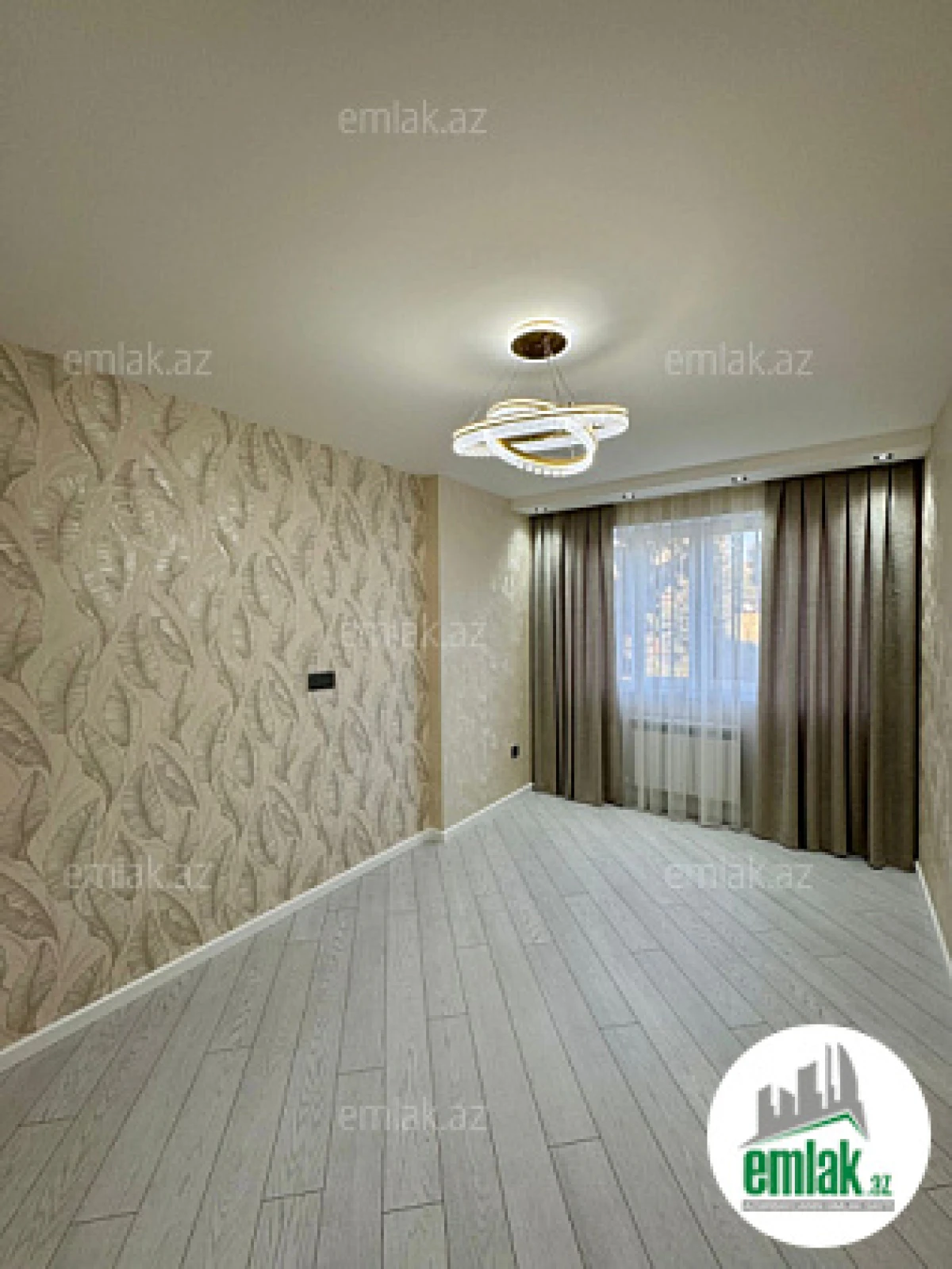 Satılır 3 otaqlı köhnə tikili 90 m²