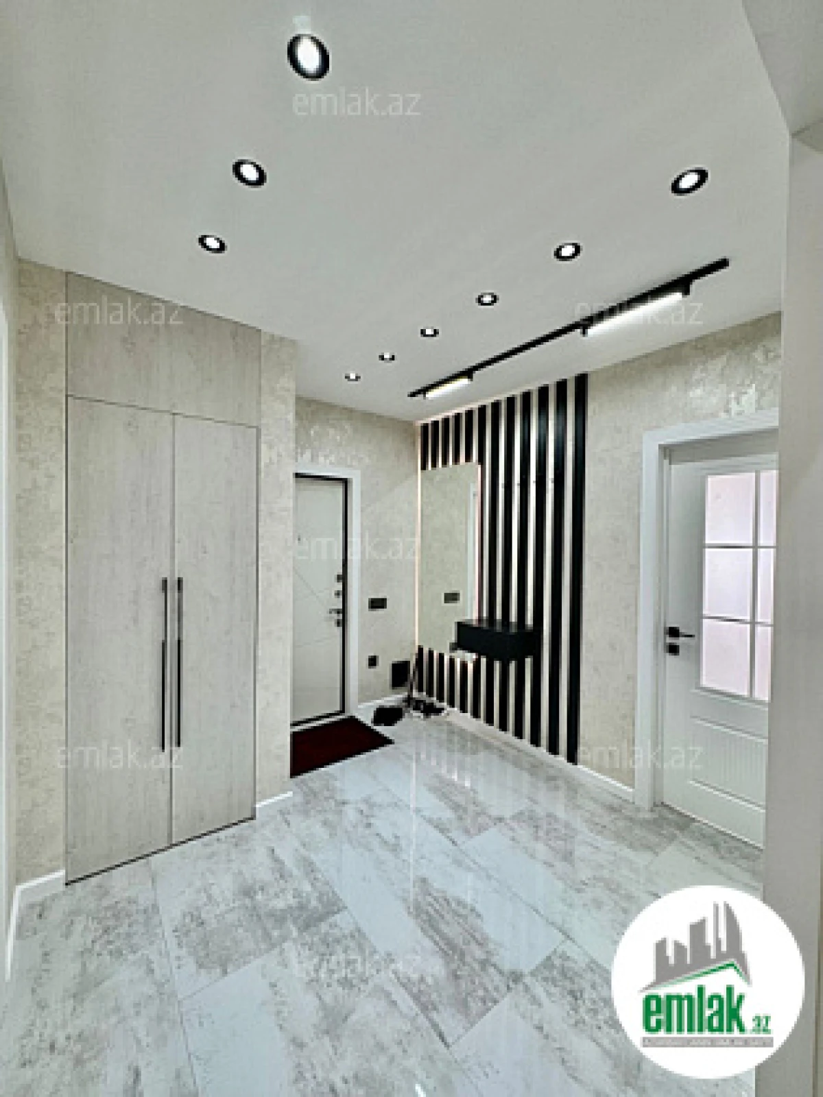 Satılır 3 otaqlı köhnə tikili 90 m²