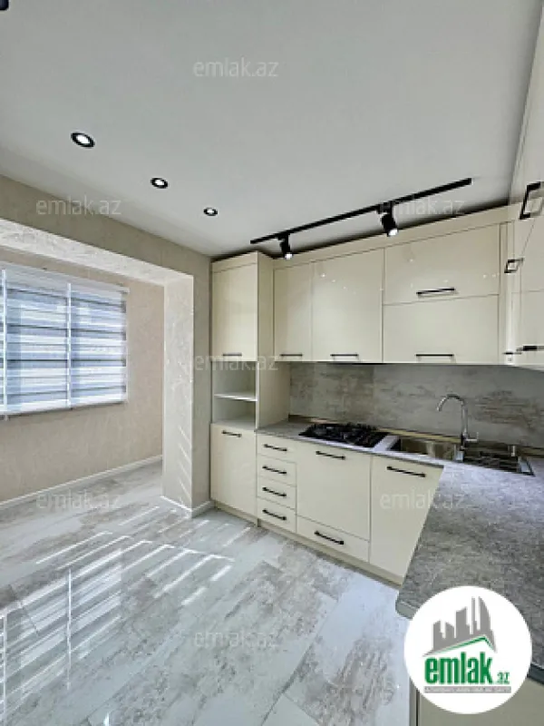 Satılır 3 otaqlı köhnə tikili 90 m²