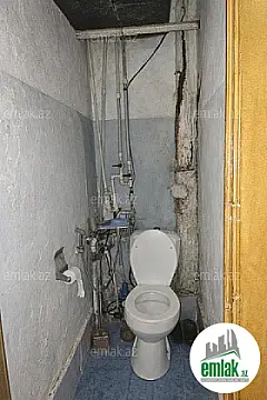 Satılır 2 otaqlı köhnə tikili 60 m²