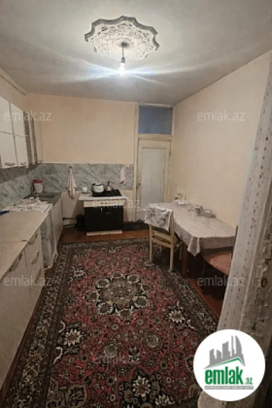 Satılır 2 otaqlı köhnə tikili 60 m²