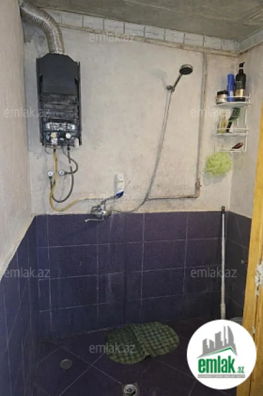 Satılır 2 otaqlı köhnə tikili 60 m²