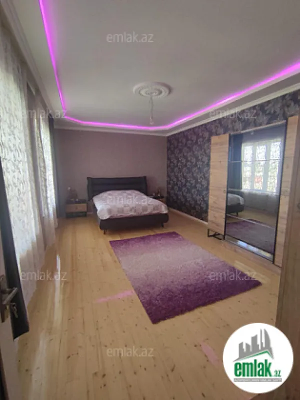 Satılır 5 otaqlı həyət evi 190 m²
