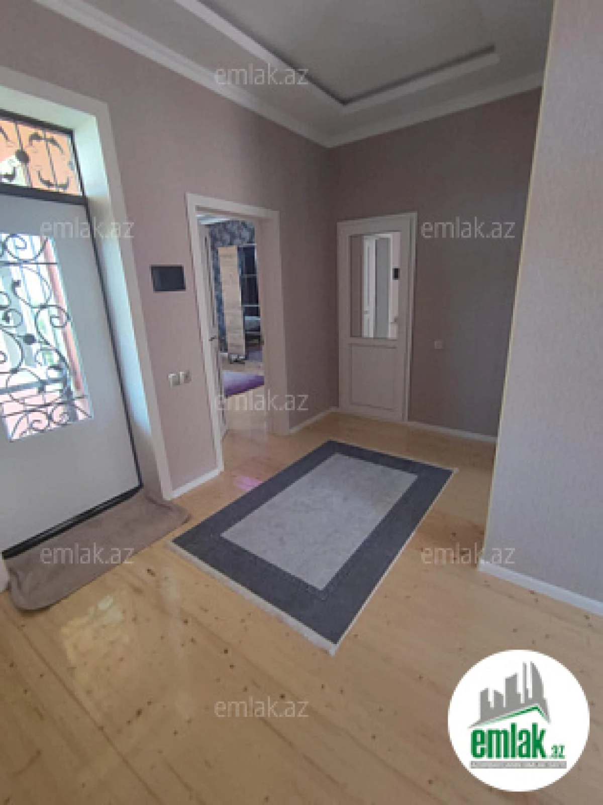 Satılır 5 otaqlı həyət evi 190 m²