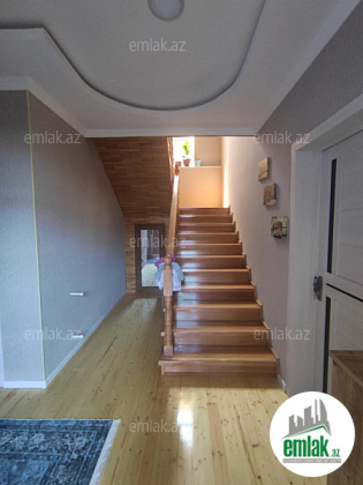 Satılır 5 otaqlı həyət evi 190 m²