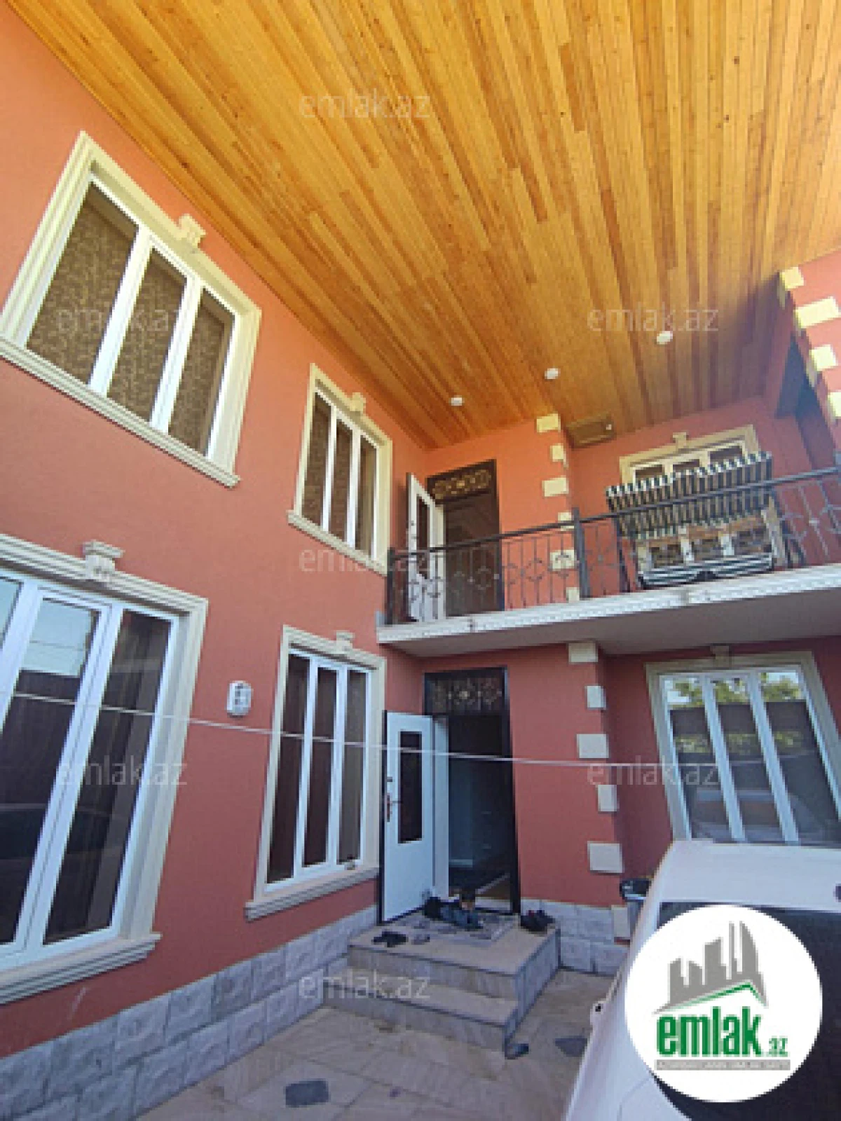 Satılır 5 otaqlı həyət evi 190 m²