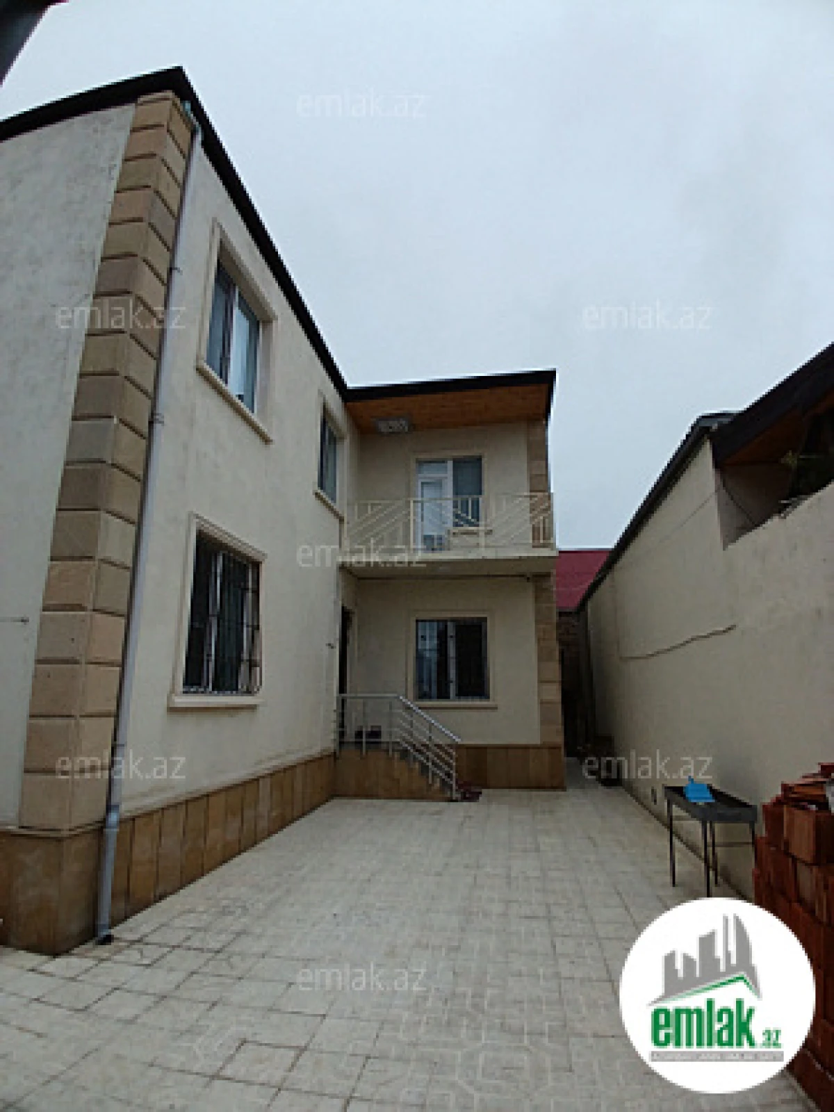 Satılır 4 otaqlı həyət evi 100 m²