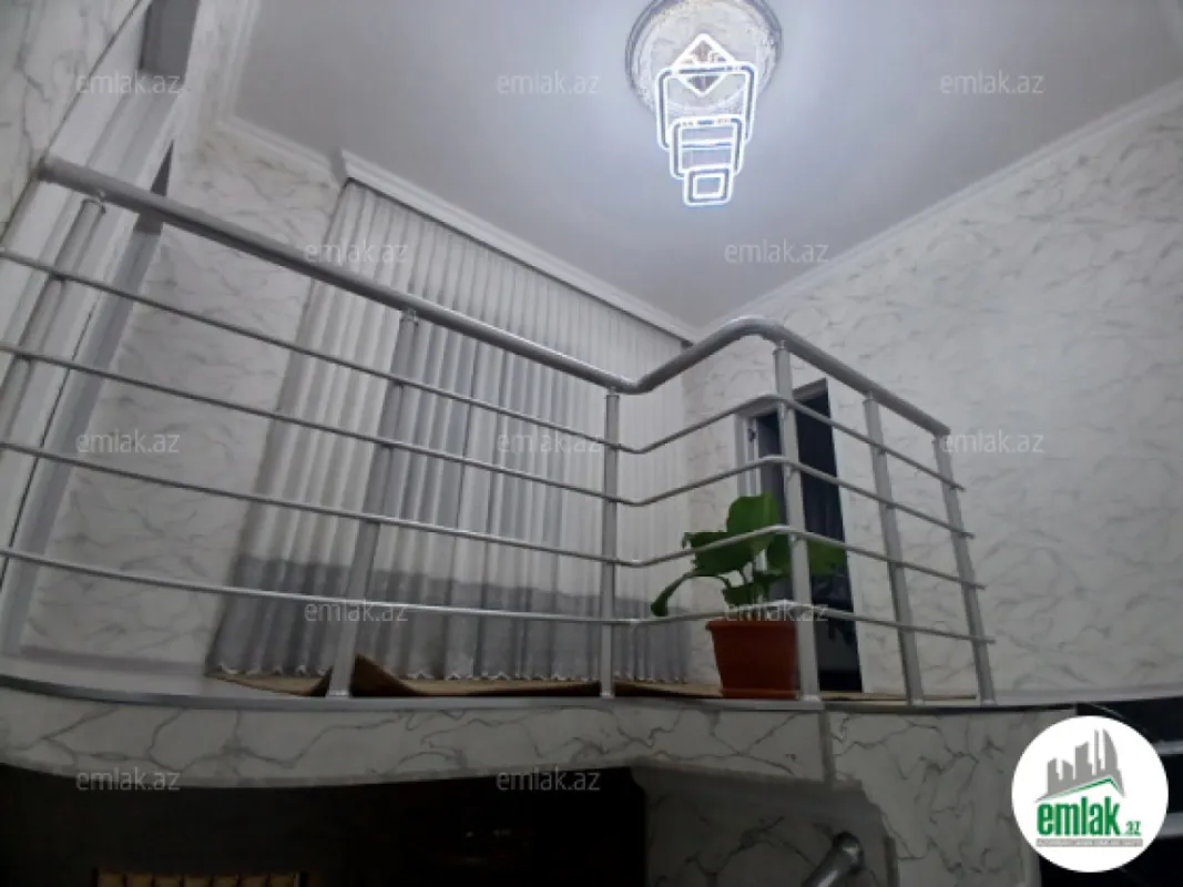 Satılır 4 otaqlı həyət evi 100 m²