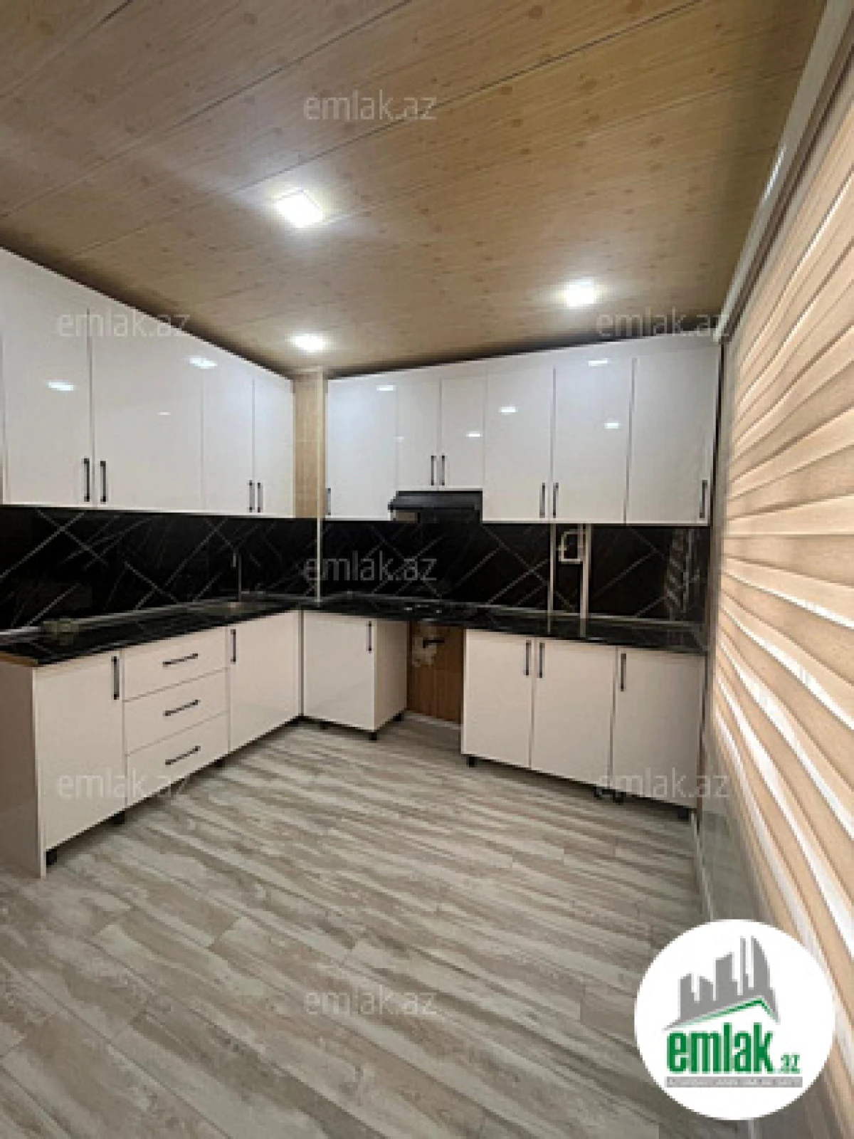 Satılır 3 otaqlı köhnə tikili 65 m²