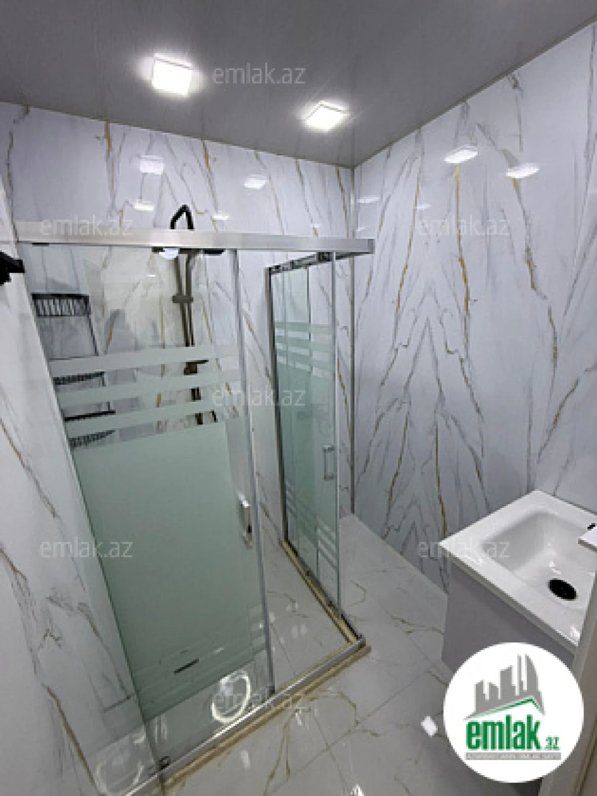 Satılır 3 otaqlı köhnə tikili 70 m²