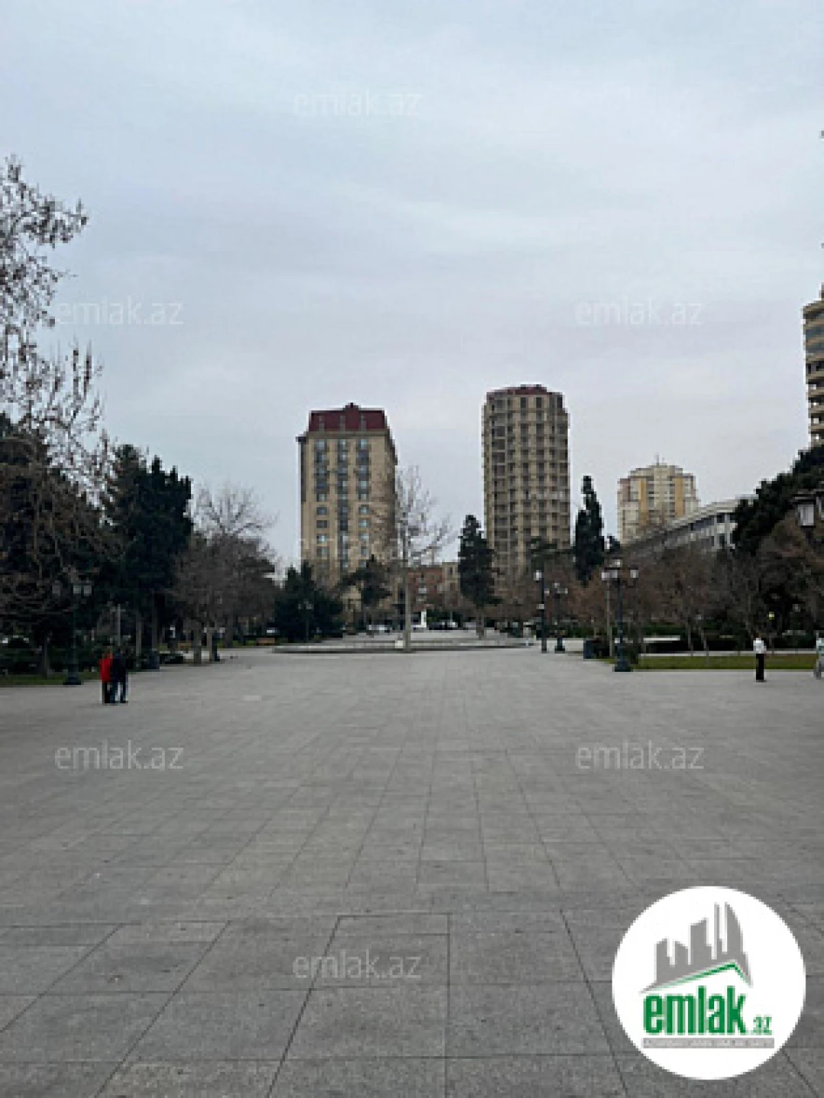 Satılır 5 otaqlı köhnə tikili 160 m²