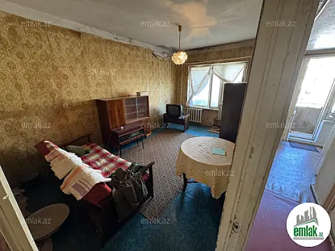 Satılır 2 otaqlı köhnə tikili 70 m²