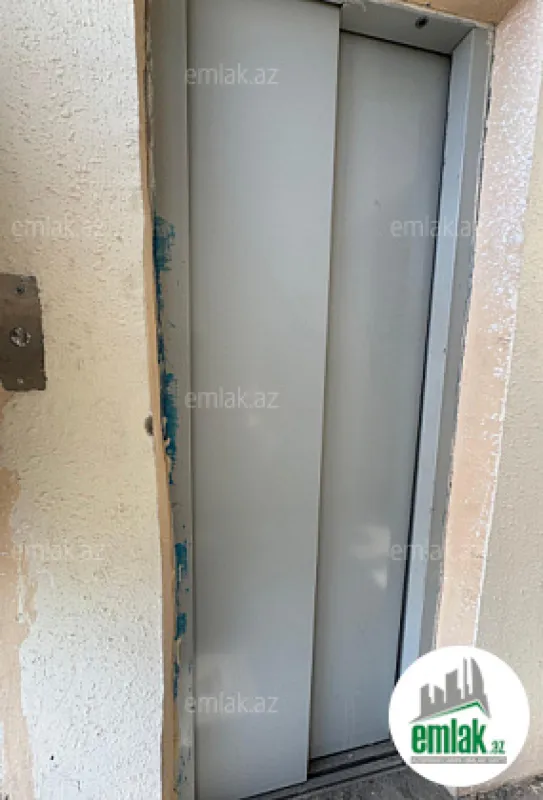 Satılır 2 otaqlı köhnə tikili 70 m²
